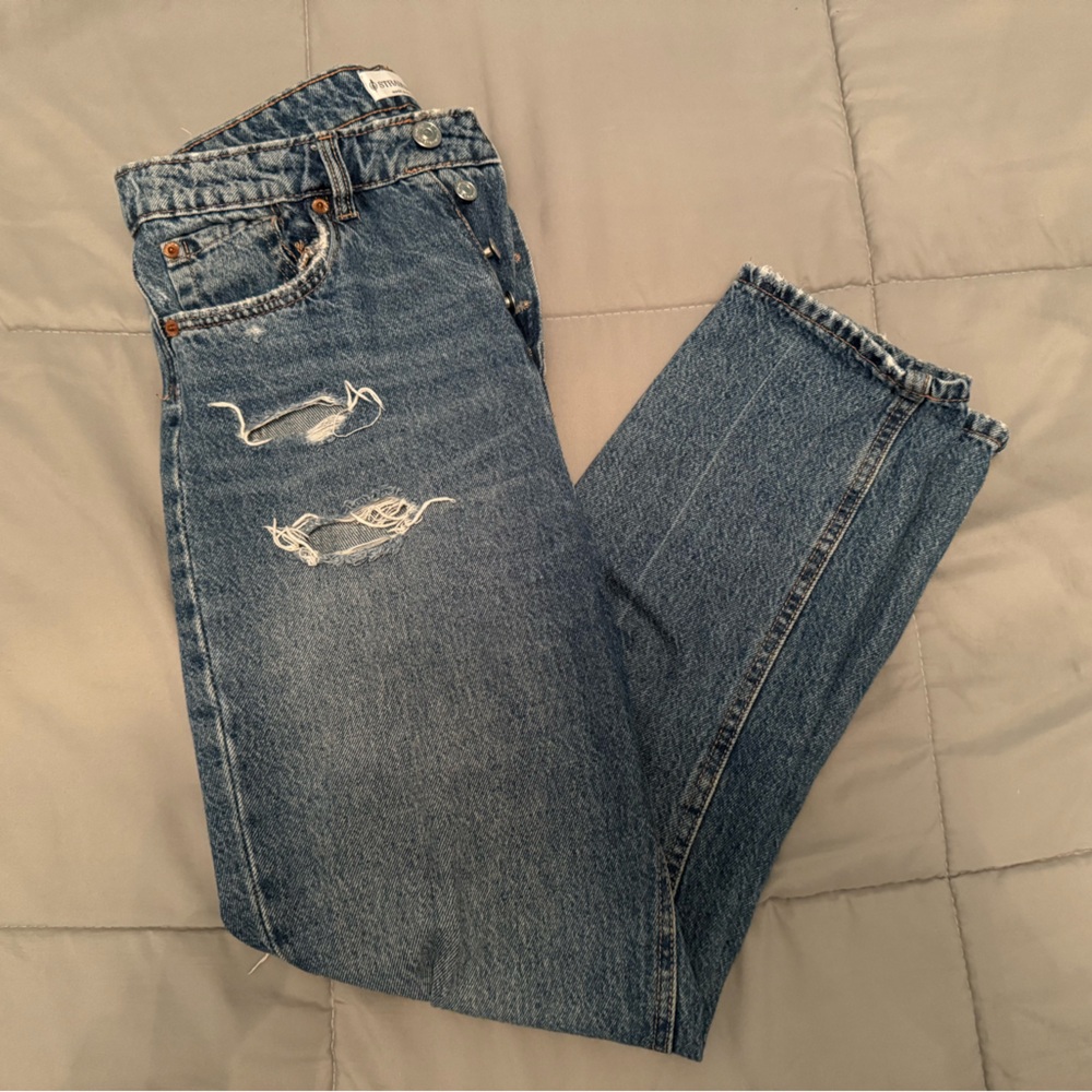 Stradivarius ripped mom jeans